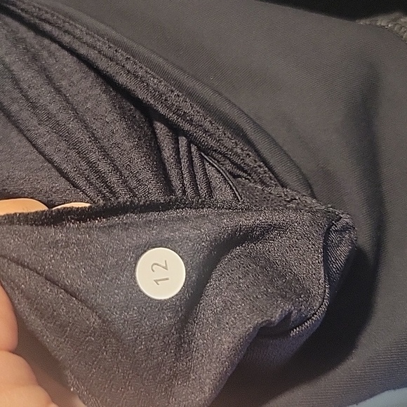 Black Sleeveless Top Lululemon - Picture 3 of 3